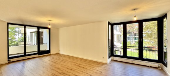 3 bedrooms Apartment in Dusseldorf, Germany No. 322812 2