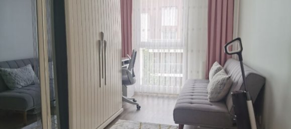 3 rooms Apartment in Rosny-sous-Bois, France No. 328463 9