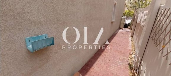 4 bedrooms Villa in Al Reef, UAE No. 20571 5