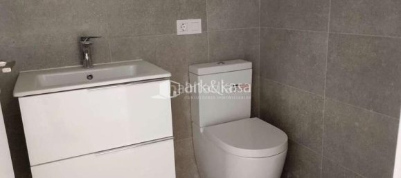 2 bedrooms Penthouse in Valencia, Spain No. 19620 4