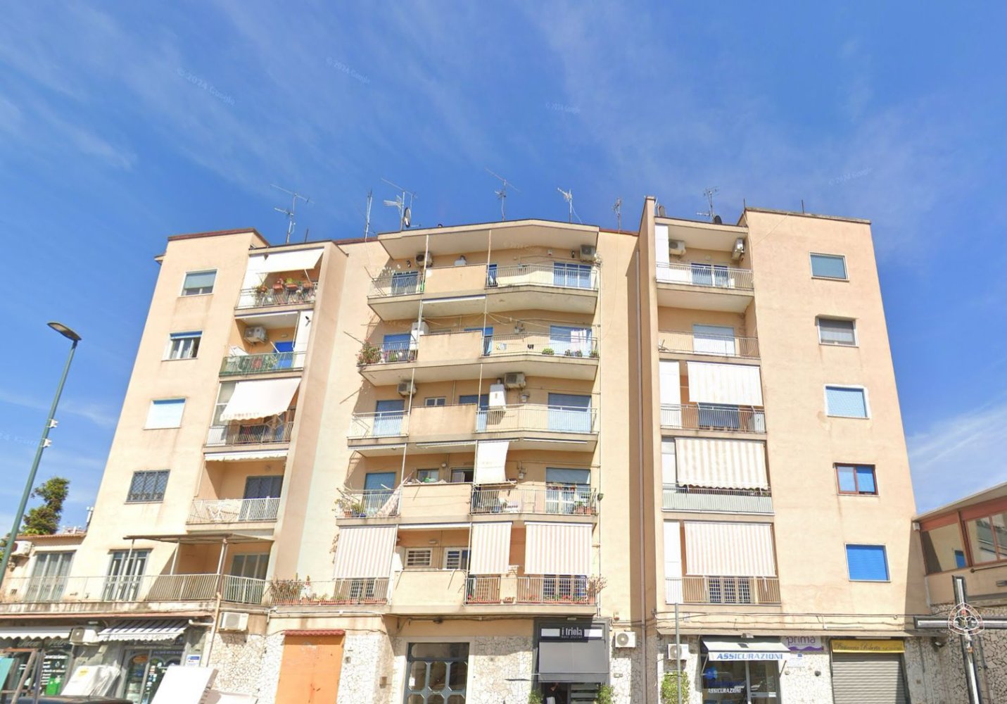 3 bedrooms Apartment in Naples, Italy No. 375847