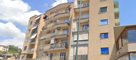 3 bedrooms Apartment in Naples, Italy No. 375847 2