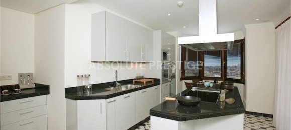 5 bedrooms Villa in Benahavis, Spain No. 89180 5