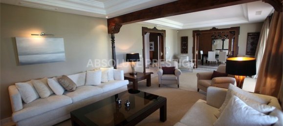 5 bedrooms Villa in Benahavis, Spain No. 89180 3