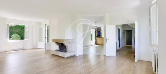 5 bedrooms Villa in Marnes-la-Coquette, France No. 347953 4