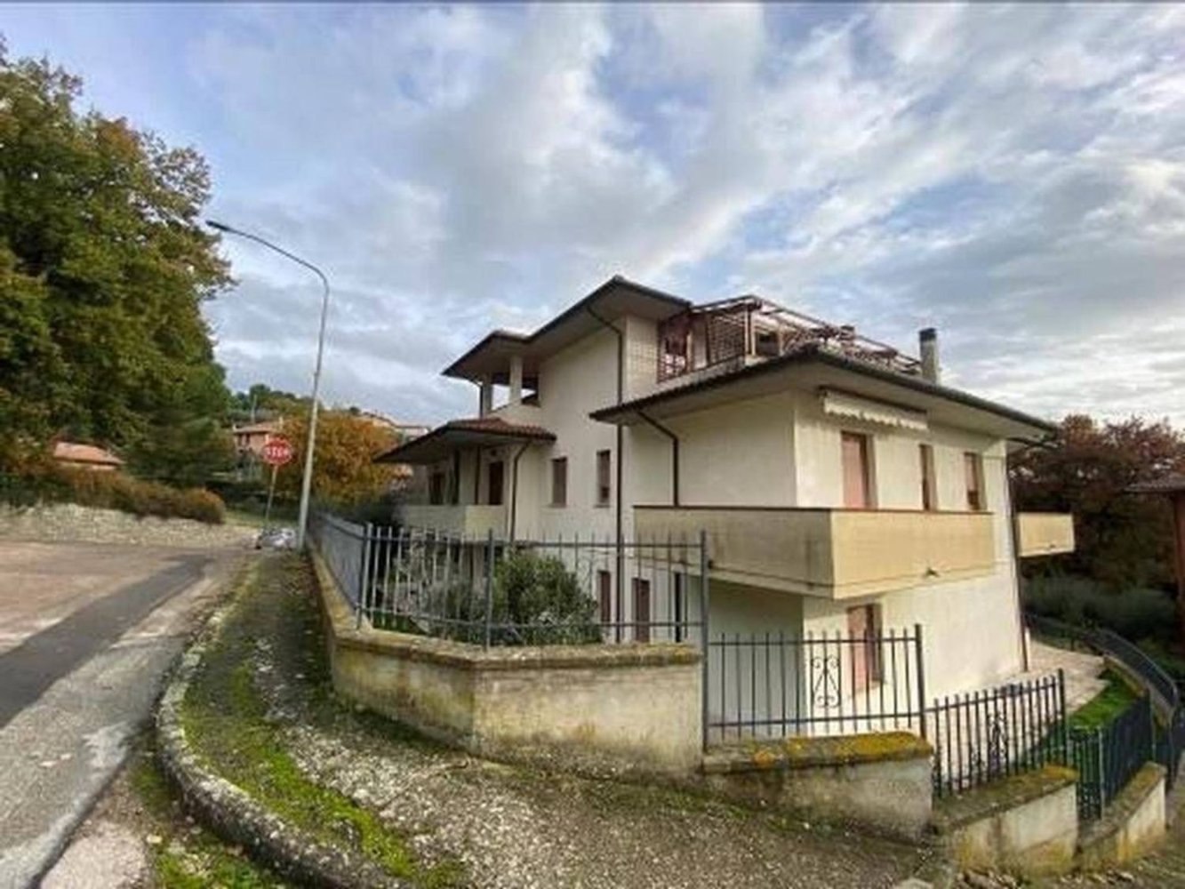 3 rooms Apartment in Passignano sul Trasimeno, Italy No. 188417