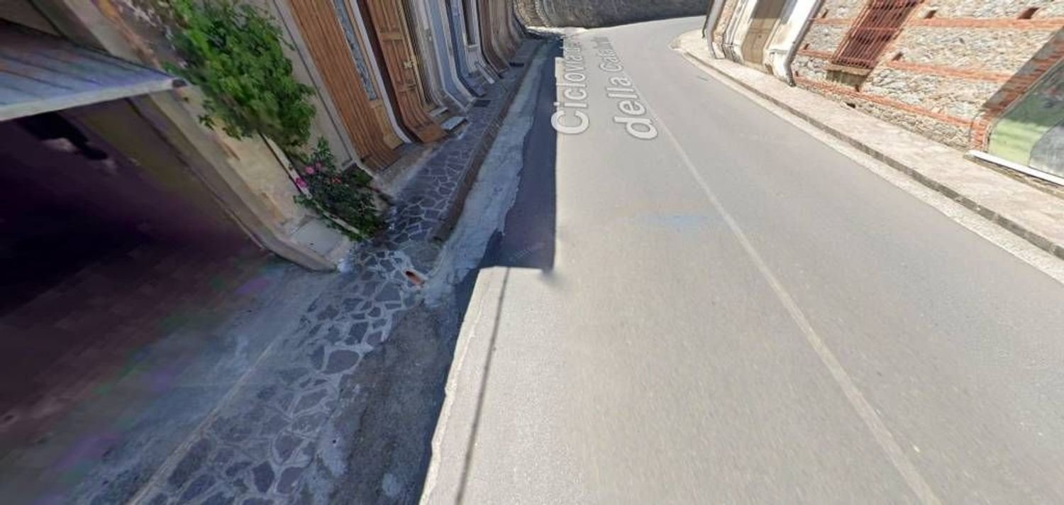 3 rooms Apartment in Simbario, Italy No. 271957