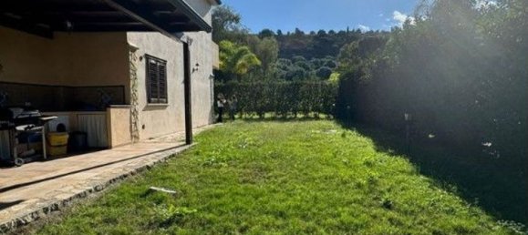 3 Schlafzimmer Haus in Campofelice di Roccella, Italy, Nr. 348536 2