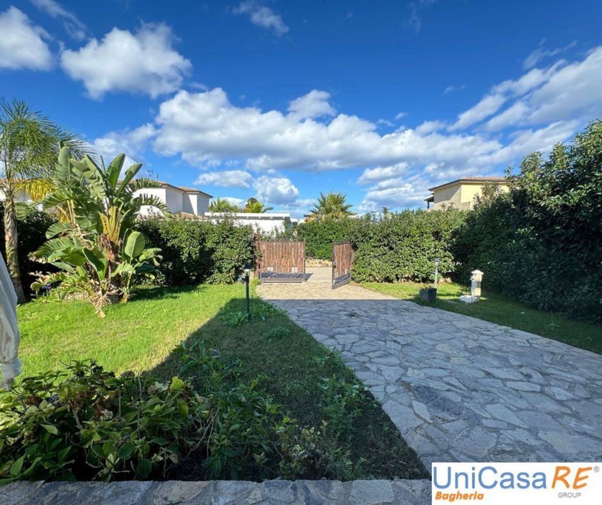 3 Schlafzimmer Haus in Campofelice di Roccella, Italy, Nr. 348536