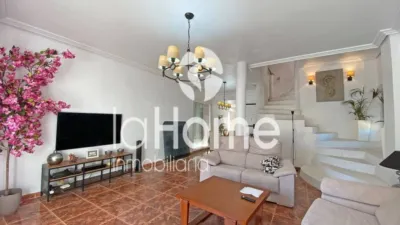 4 غرف نوم منزل في Torrent, Spain رقم 276926