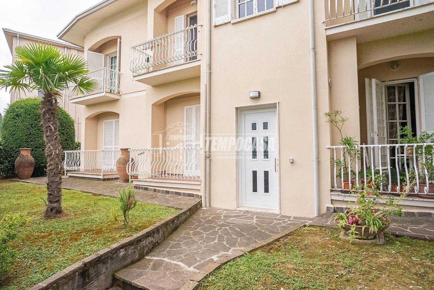 3 rooms Apartment in Sirmione, Italy No. 279461