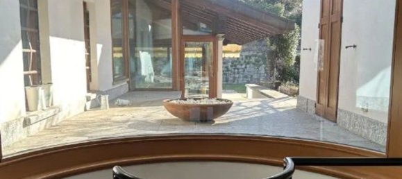 5 rooms Villa in Erba, Italy No. 3270 23