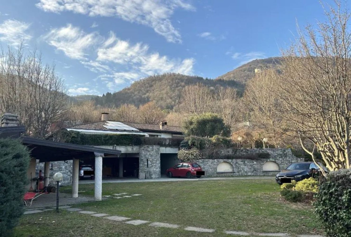 5 rooms Villa in Erba, Italy No. 3270