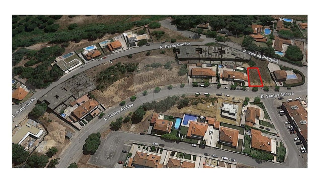 292m² Land in Sesimbra, Portugal No. 75096