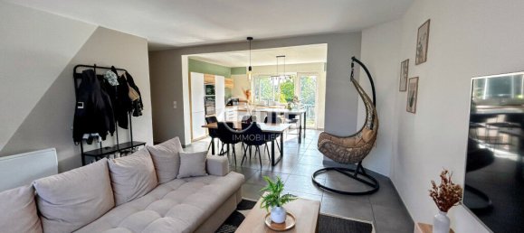 Castillos de 3 dormitorios en Courrieres, France No. 336448 2