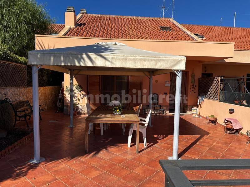 2 bedrooms House in Messina, Italy No. 261956