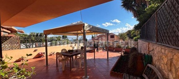 2 bedrooms House in Messina, Italy No. 261956 4