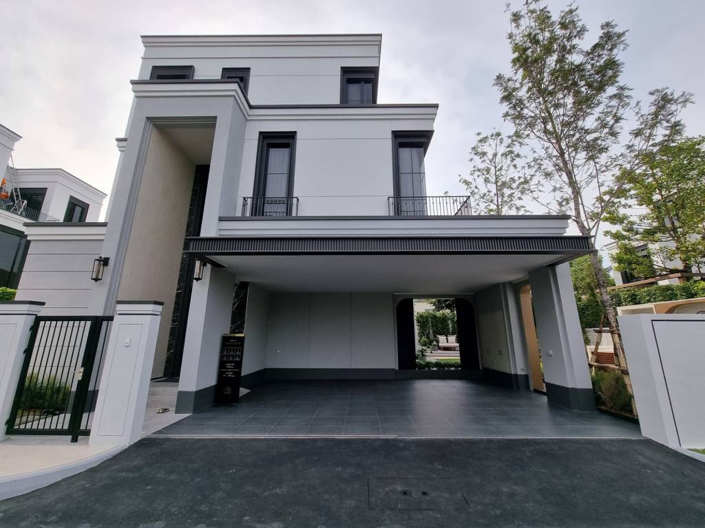 4 bedrooms House in Saphan Sung, Thailand No. 26872