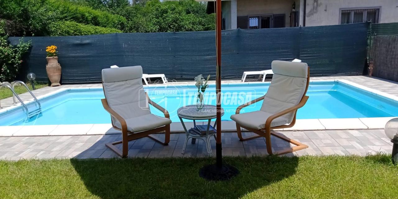 5 rooms Villa in Torrazza Piemonte, Italy No. 26047