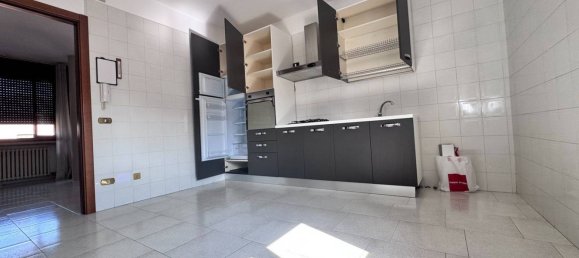 6 bedrooms Apartment in Cerea, Italy No. 352955 4