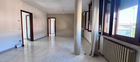 6 bedrooms Apartment in Cerea, Italy No. 352955 2