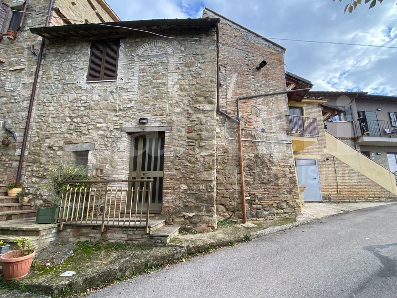 3 rooms House in Assisi, Italy No. 50280