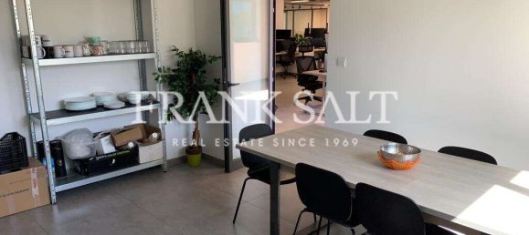 Офис 200м² в Та-Шбиш, Мальта № 12572 5