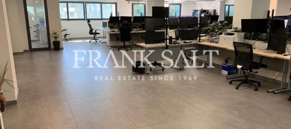 Офис 200м² в Та-Шбиш, Мальта № 12572 3