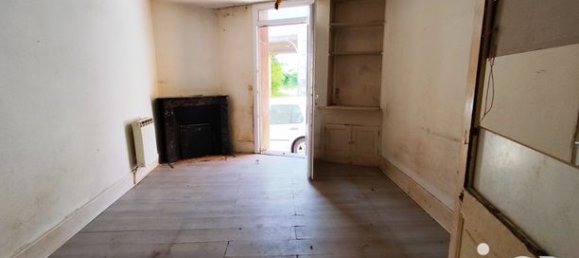 2 bedrooms Townhouse in Mazieres-en-Gatine, France No. 301150 5