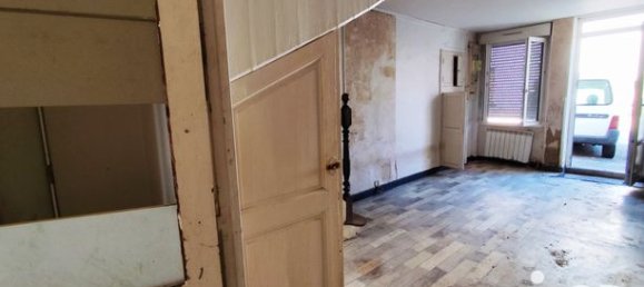 2 bedrooms Townhouse in Mazieres-en-Gatine, France No. 301150 7