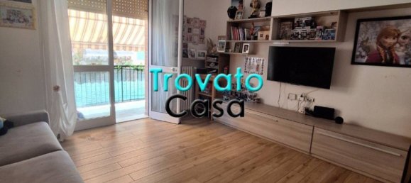 2 bedrooms Apartment in Livorno, Italy No. 273468 9