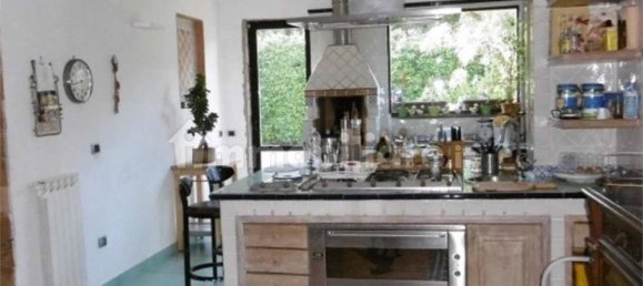 5 bedrooms House in Rome, Italy No. 277085 8