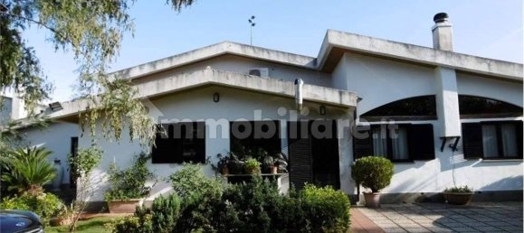 5 bedrooms House in Rome, Italy No. 277085 3