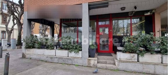 2 rooms Commercial property in Como, Italy No. 142601 2