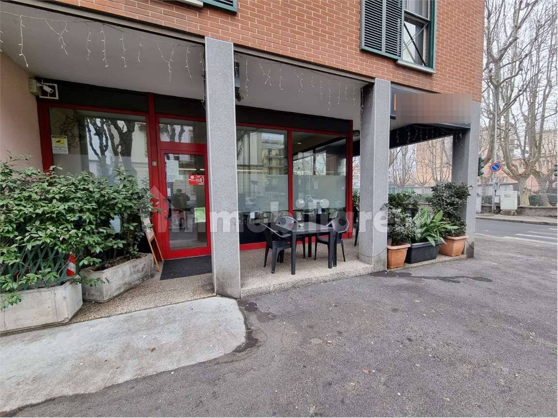 2 rooms Commercial property in Como, Italy No. 142601