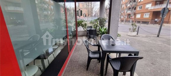 2 rooms Commercial property in Como, Italy No. 142601 3