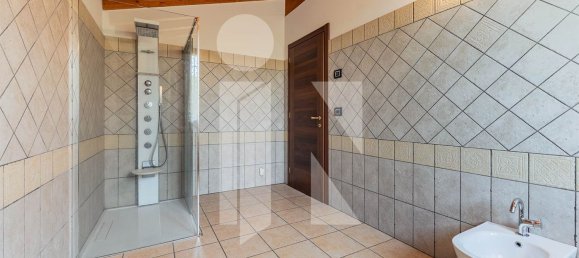 Villa de 7 dormitorios en Marcaria, Italy No. 363433 22