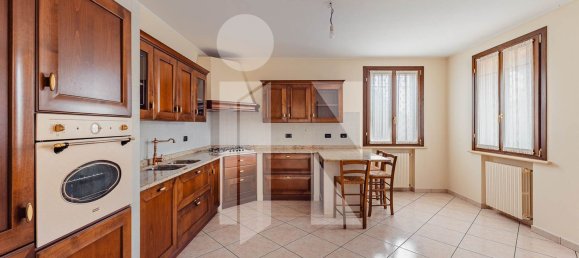 Villa de 7 dormitorios en Marcaria, Italy No. 363433 2
