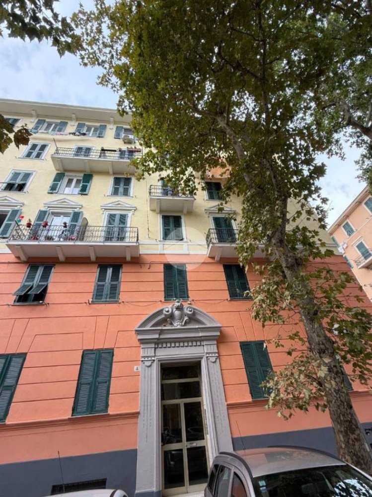 2 Schlafzimmer Wohnung in Genoa, Italy, Nr. 308634