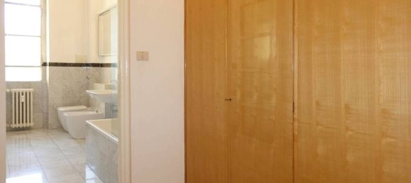 2 bedrooms Apartment in Milan, Italy No. 332113 8