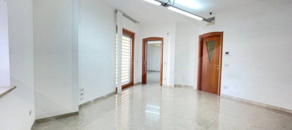 4-Zimmer Wohnung in Conversano, Italy, Nr. 31477 2