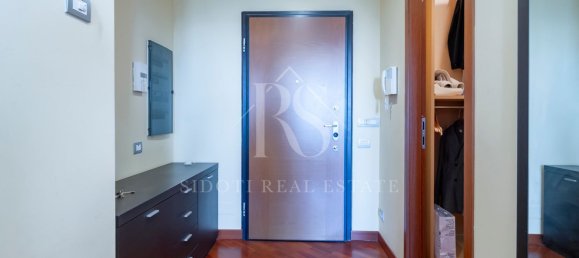 Studio in Pioltello, Italy, Nr. 2592 18