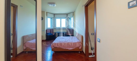 Studio in Pioltello, Italy, Nr. 2592 2