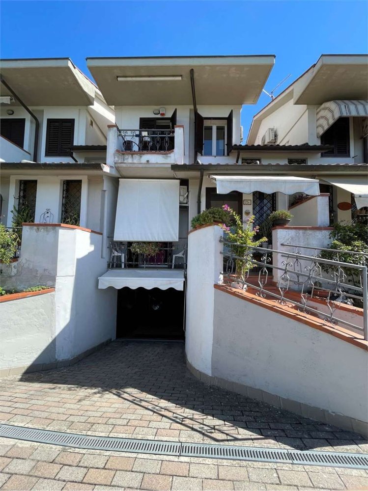 6 rooms House in Cortona, Italy No. 162515