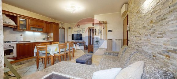 3 rooms Apartment in Seriate, Italy No. 230301 2