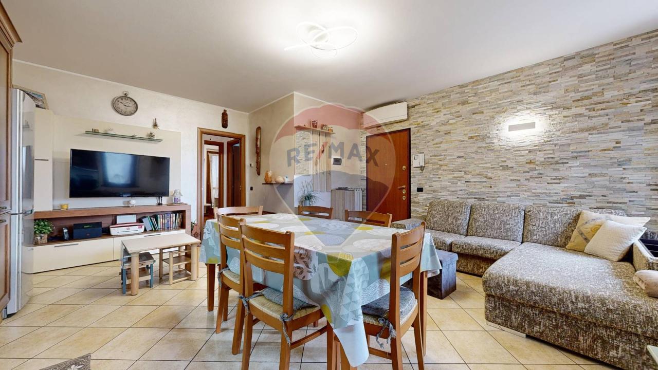 3 rooms Apartment in Seriate, Italy No. 230301