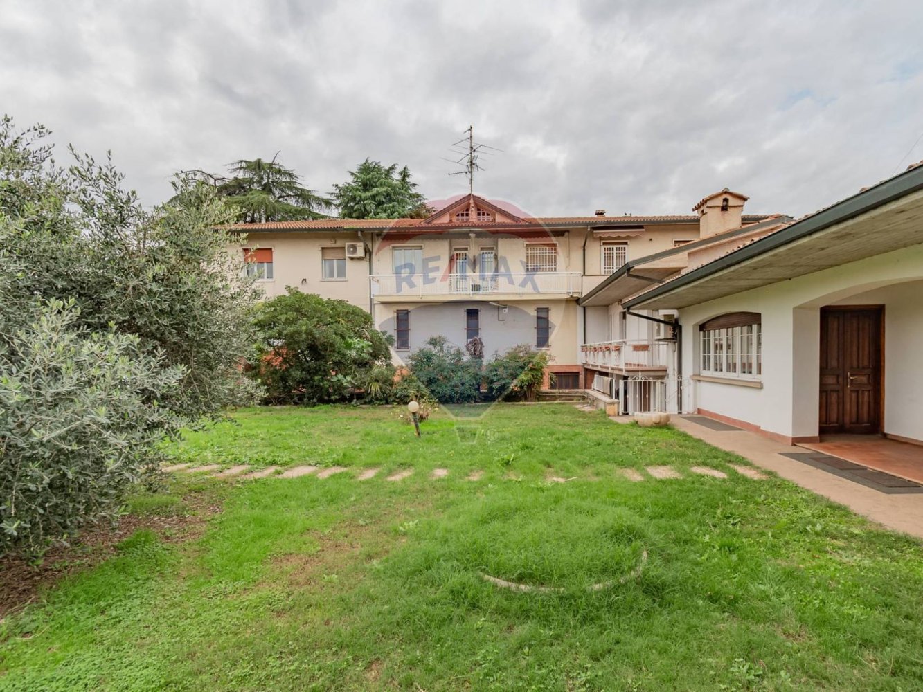 2 bedrooms Villa in Passirano, Italy No. 368452