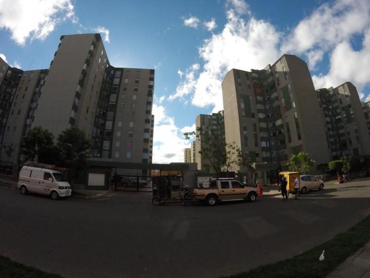 Дом с 3 спальнями в Богота, Колумбия № 10189