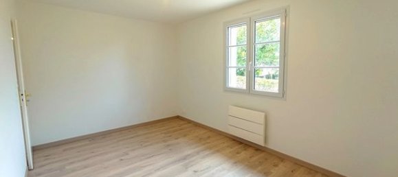 3 bedrooms House in Echire, France No. 301633 4