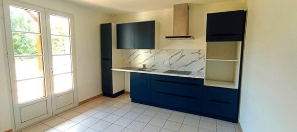 3 bedrooms House in Echire, France No. 301633 2